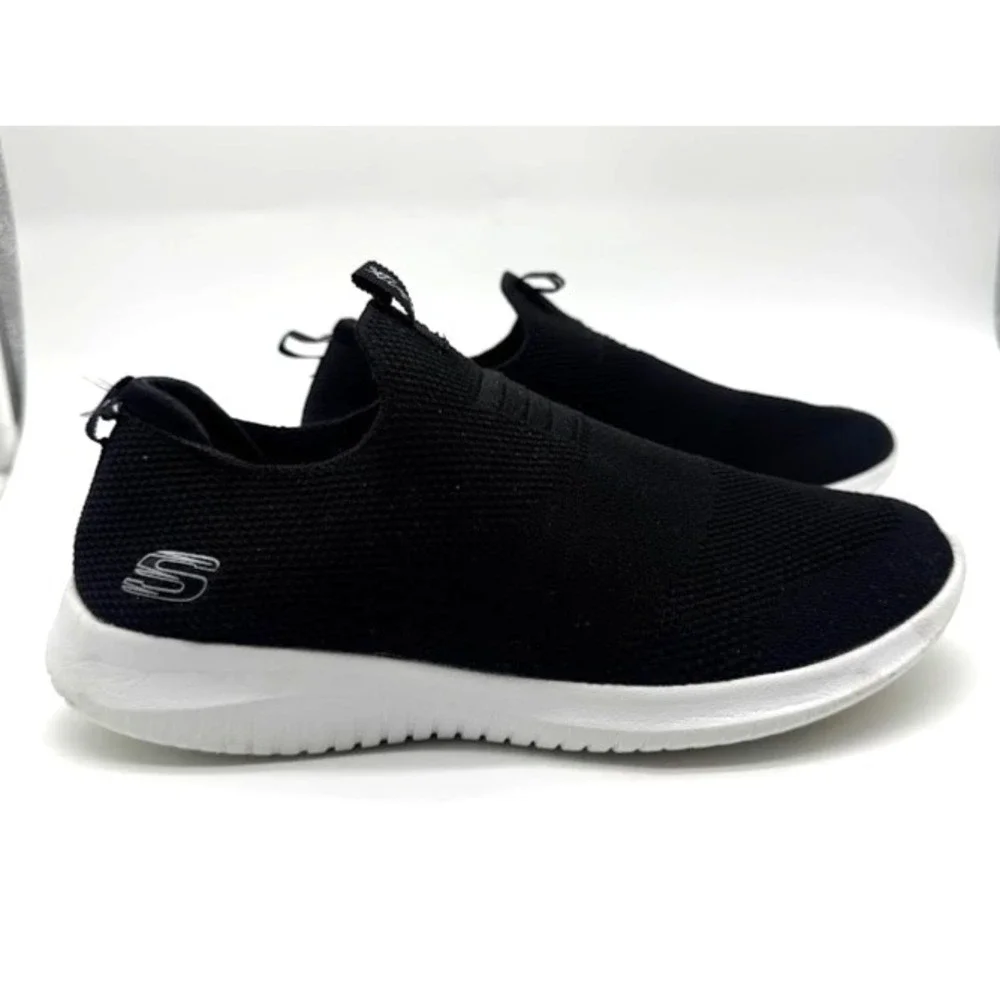 Skechers Women 9.5 Black Ultra Flex Knit Slip On Sneakers Air Cooled Memory Foam